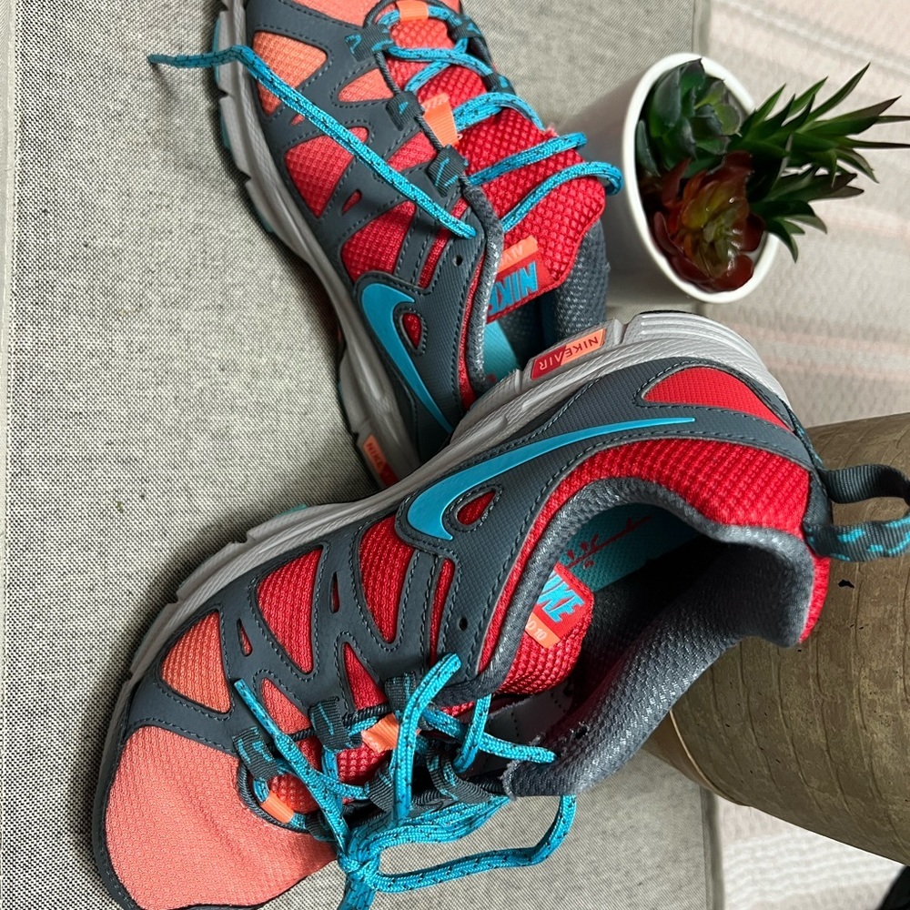 Nike Trail - image 1